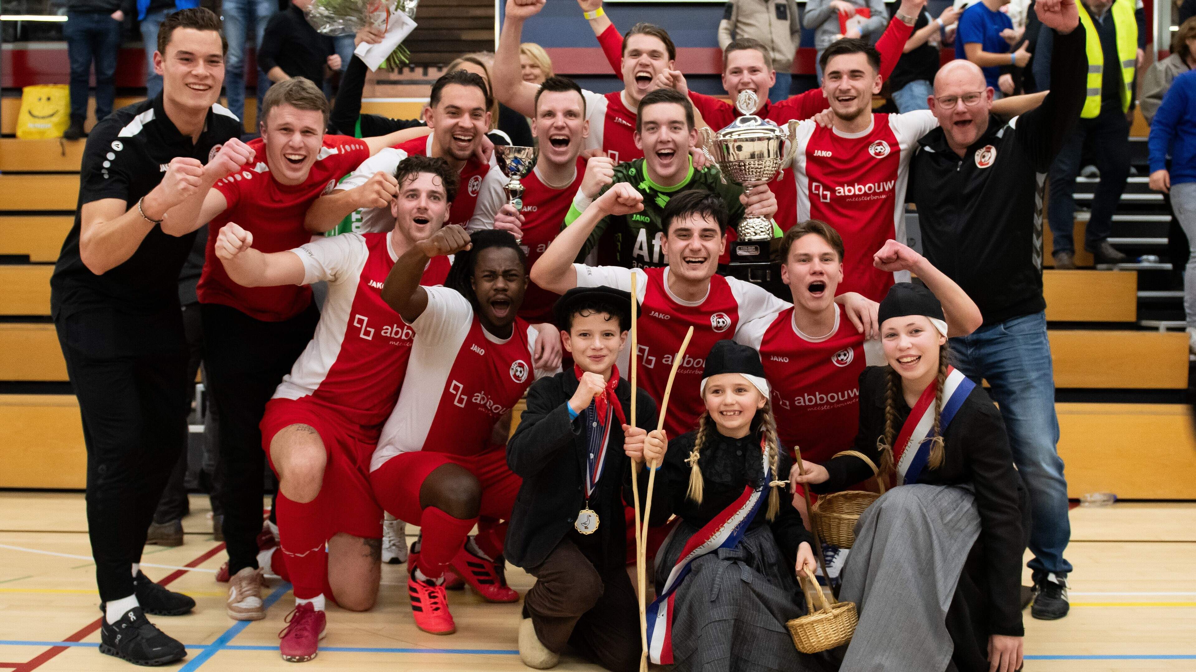 Protos Weering Zaalvoetbaltoernooi viert 50-jarig jubileum