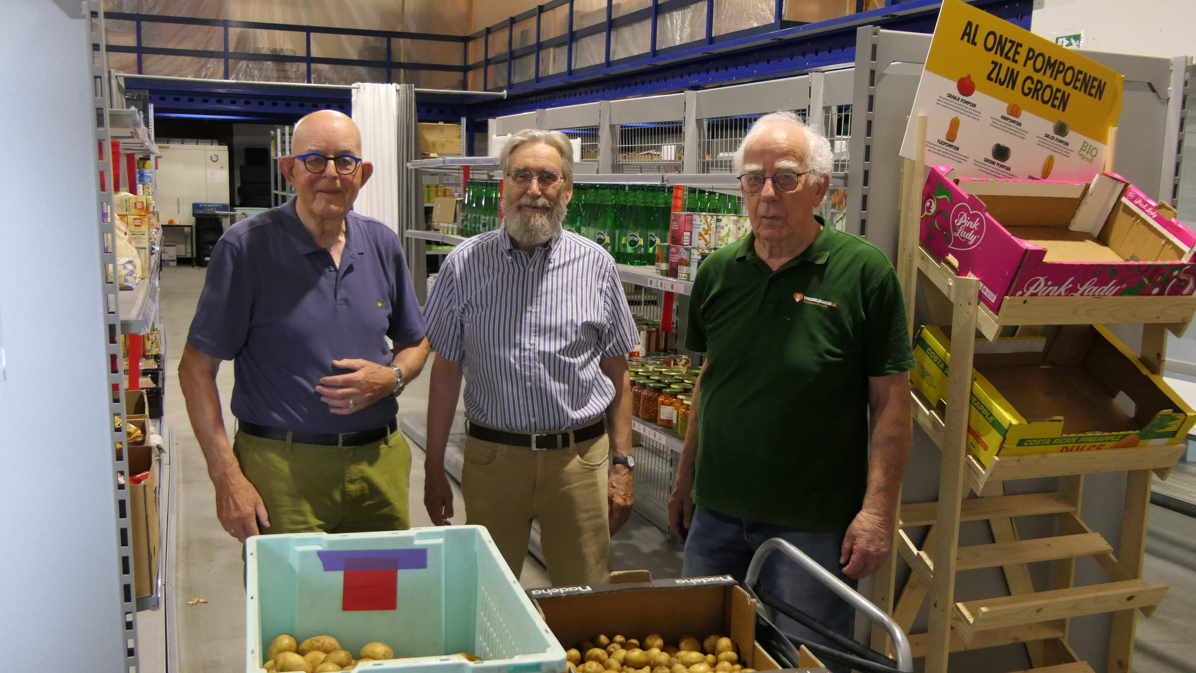 Fred Duinkerken uit Elim schenkt 170 kilo aardappelen aan Voedselbank Hoogeveen